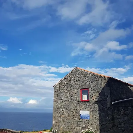 In Guest - Astonishing Double In Sao Roque do Pico