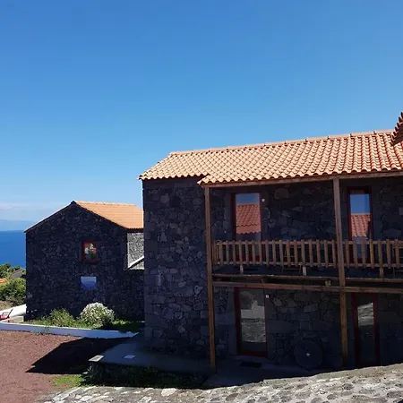 In Guest - Astonishing Double In Guest house Sao Roque do Pico